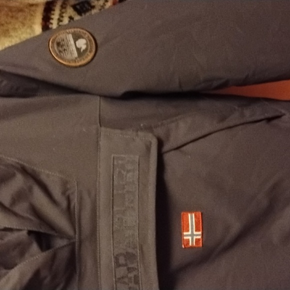 Meet your Posher, Renka - Picture 3 of 4